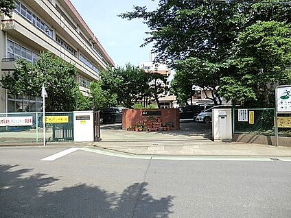 朝霞市立朝霞第二小学校 652m