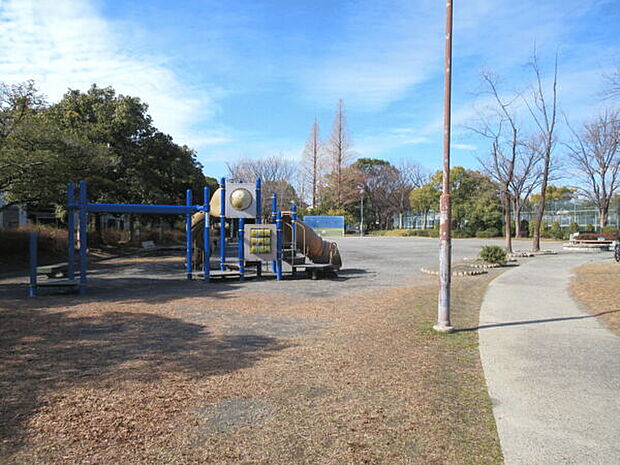 高畑公園(約278m)
