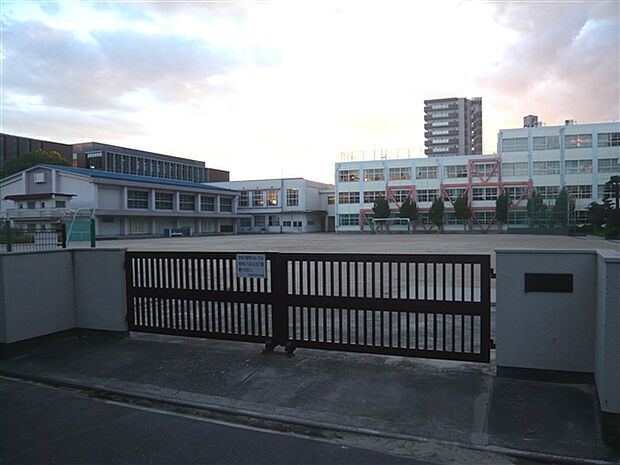 名古屋市立矢田小学校(約408m)