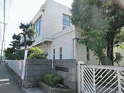 川崎市立日吉中学校 1751m