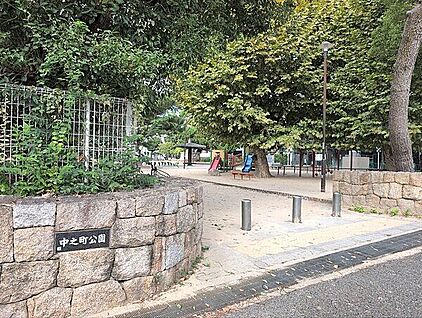 中之町公園 186m