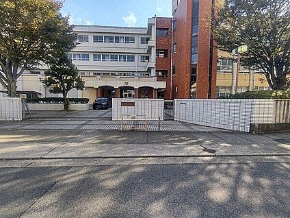 名古屋市立香流中学校 1628m