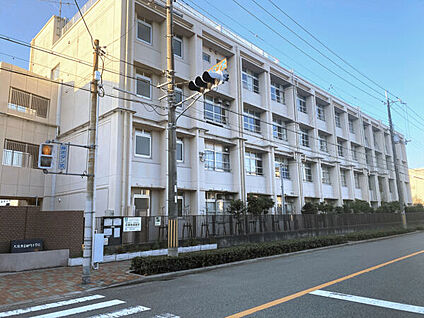 大阪市立田川小学校 613m
