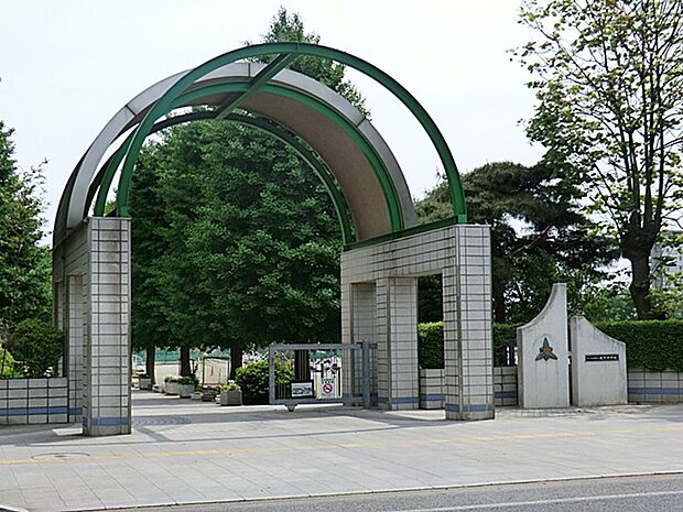 さいたま市立植竹中学校(約1,323m)