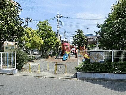 下野毛一丁目公園 805m