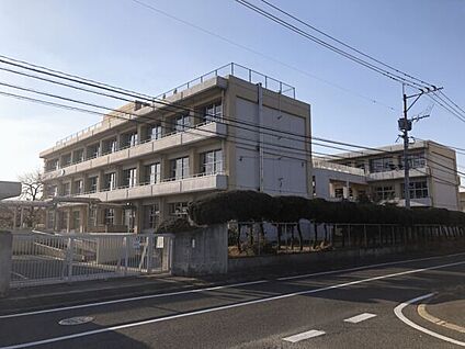 大野城市立御笠の森小学校 843m