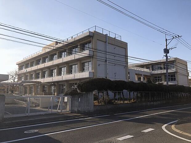 大野城市立御笠の森小学校（約843m）