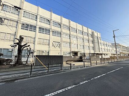大阪市立矢田西中学校 311m