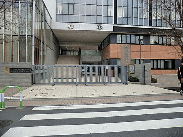 豊島区立池袋本町小学校（約422m）
