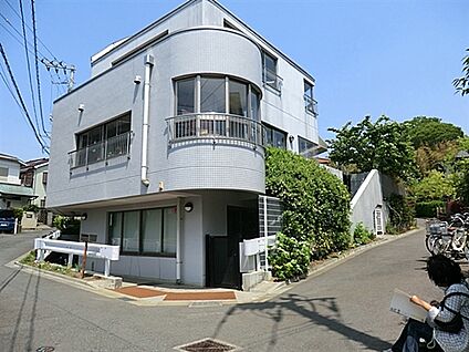 鶴川シオン幼稚園 322m
