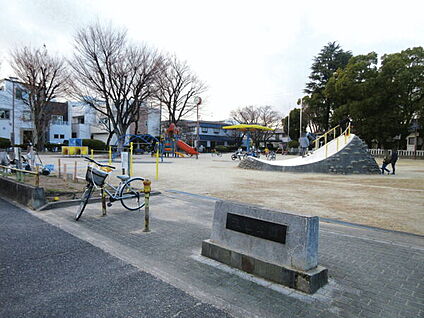 塩池公園 528m