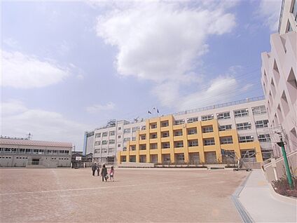 足立区立第九中学校 928m