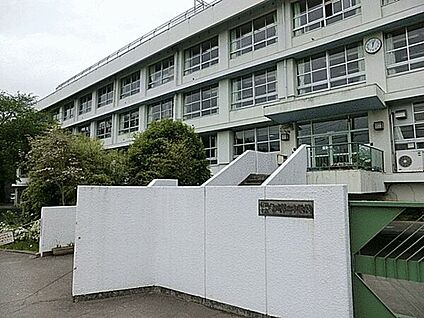 稲城市立稲城第二中学校 1322m