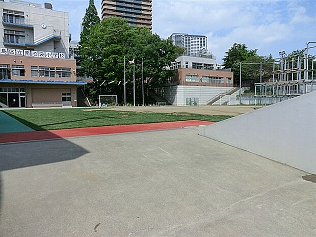 豊島区立南池袋小学校(約279m)
