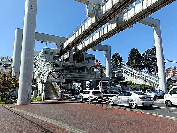千葉都市モノレール「穴川」駅(約1,840m)