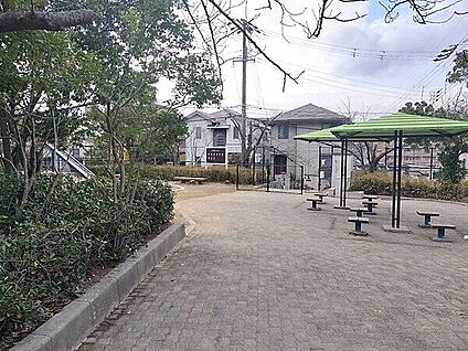 高座西公園 878m