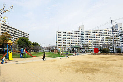 千鳥橋みどり公園 646m