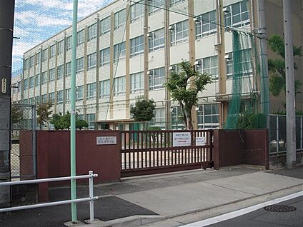 名古屋市立日比津中学校 1304m