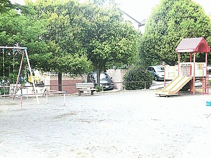 美しが丘西山王坂公園 669m