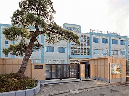川崎市立西中原中学校 1024m