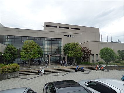 横浜市鶴見スポーツセンター 1329m