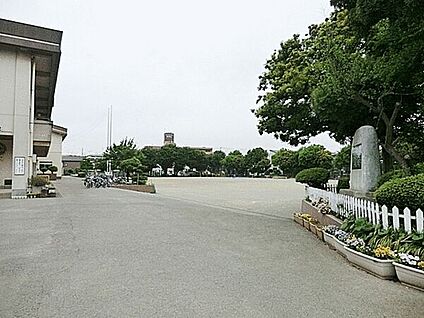 座間市立旭小学校 481m