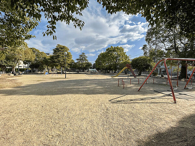 車塚公園(約1,034m)