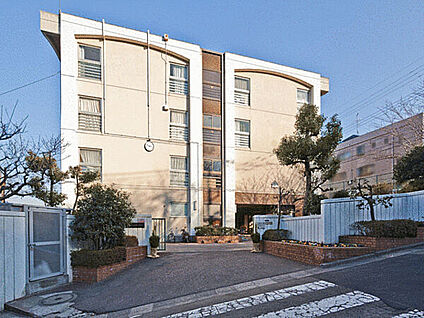 川崎市立枡形中学校 931m