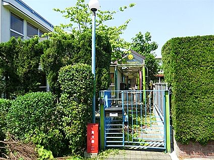 本行寺第二伊興幼稚園 574m