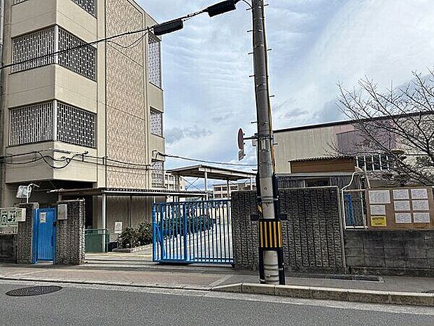 寝屋川市立中央小学校（約1,144m）