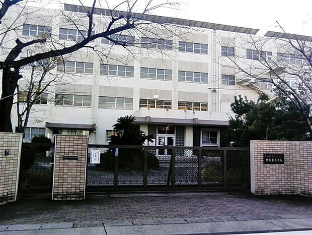 名古屋市立廿軒家小学校（約376m）