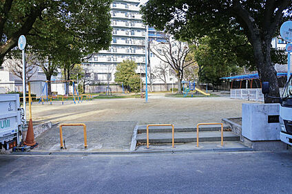 万代東公園 1213m