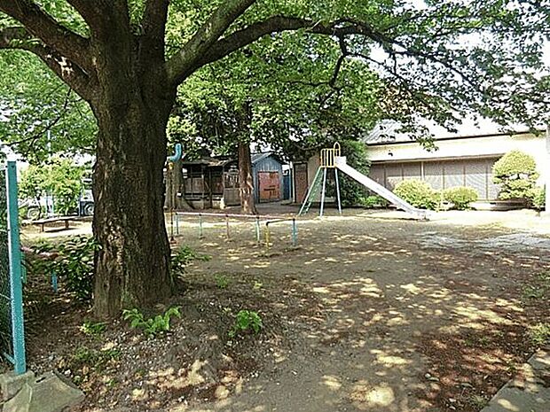 三峰神社こども広場(約1,636m)