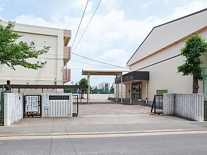 調布市立第三中学校 1601m