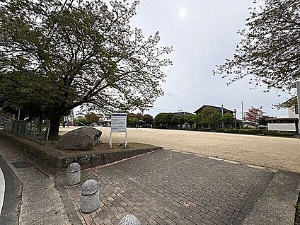 西町公園 262m