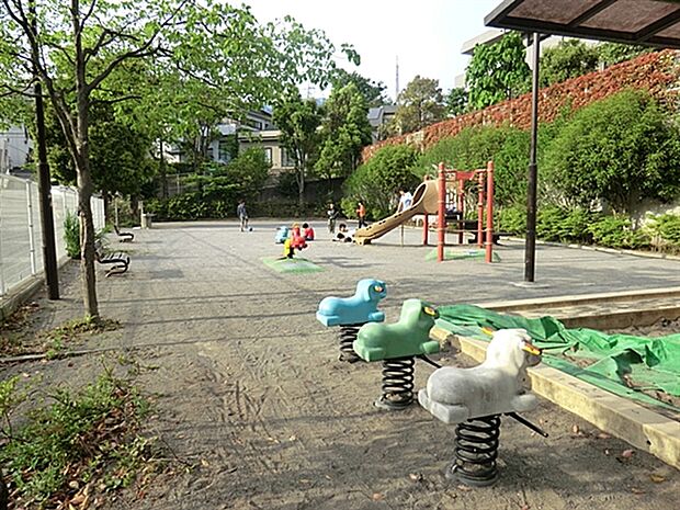 菅生二丁目公園(約764m)