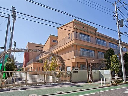 板橋区立大谷口小学校 407m