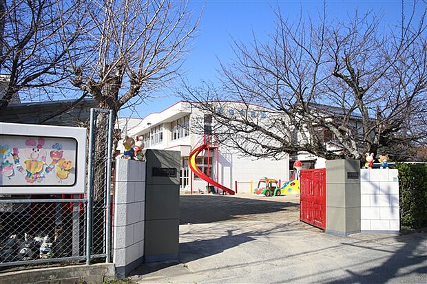 曰佐幼稚園(約638m)