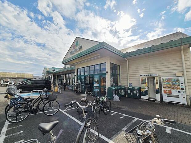 マルエツ 戸倉店(約721m)
