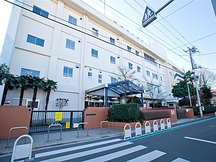 武蔵野市立関前南小学校 932m