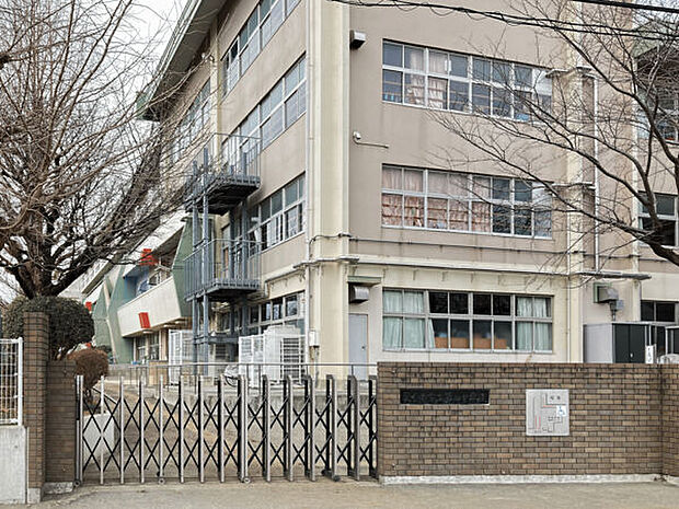 国分寺市立第四中学校(約2,066m)