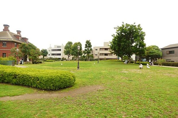 ベルモント公園(約356m)