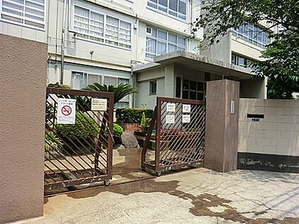 川崎市立住吉中学校 642m