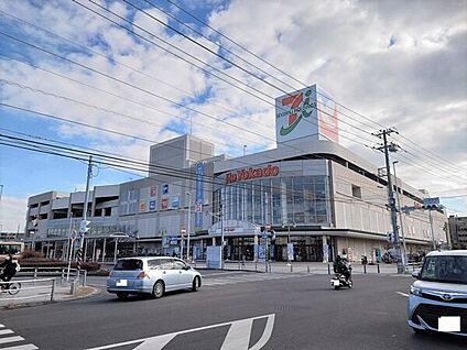 イトーヨーカドー立場店 940m