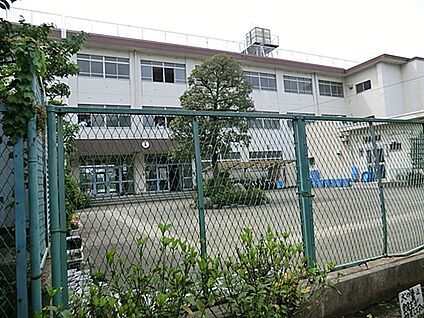 大田区立蓮沼中学校 671m