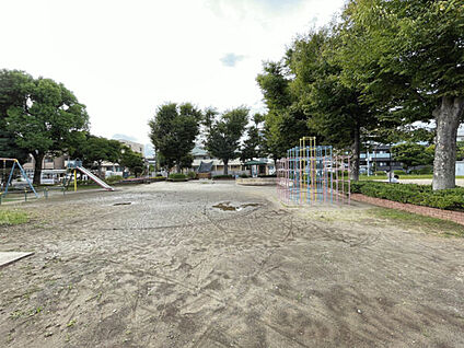 東沖公園 1011m