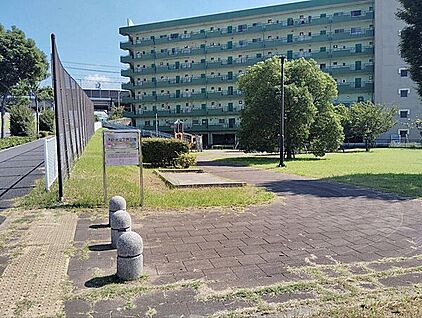 千葉市立緑町中学校 599m