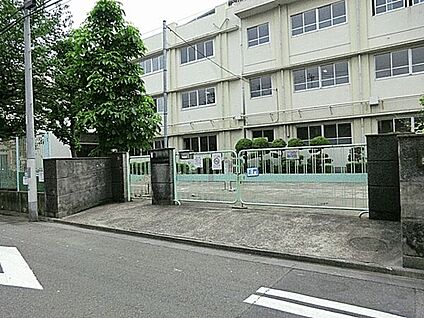 川崎市立向小学校 552m