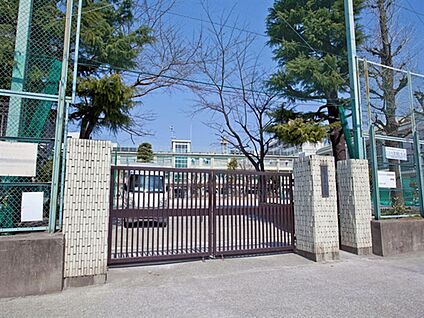 北区立稲付中学校 721m