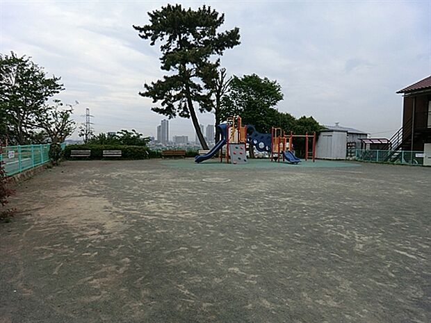 井田伊勢台公園(約881m)